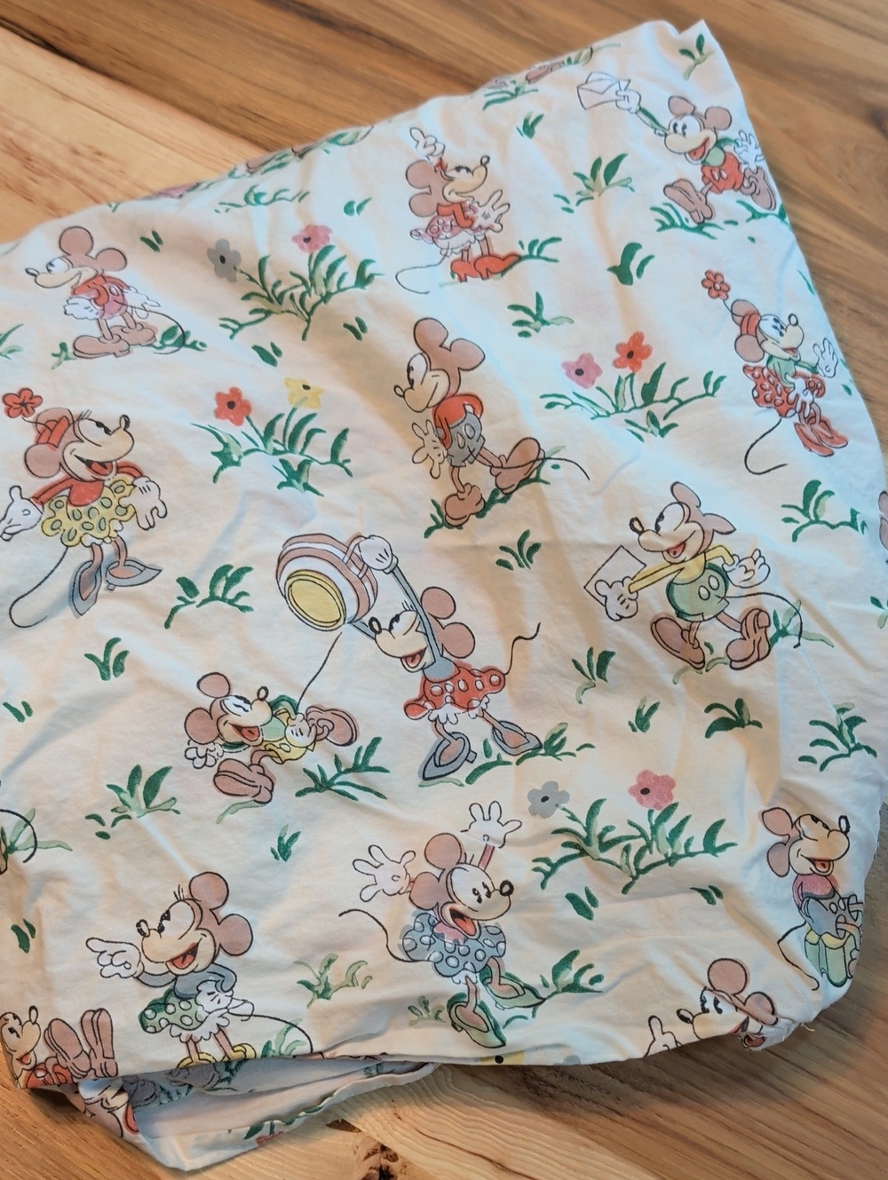 Vintage-Inspired White Mickey Mouse Print Crib Sheet Pottery Barn